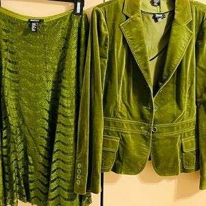 COPY - 3 pieces DKNY lace skirt & velvet blazer& a top to wear under the blazer
